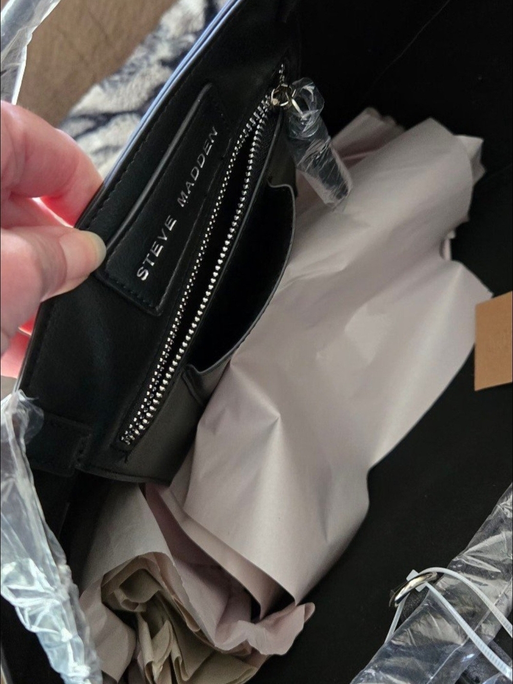 Steve Madden Kendraa Tote With Pouch #1236 - Picture 3 of 10